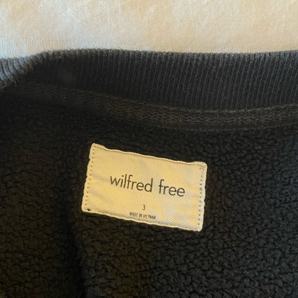Wilfred Oversized Crew - Picture 8 of 9